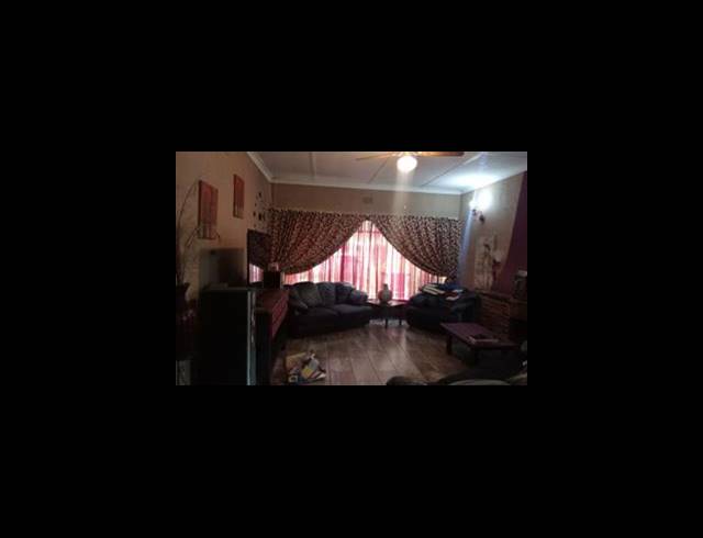 5 BEDROOM HOUSE FOR SALE IN BIRCHLEIGH